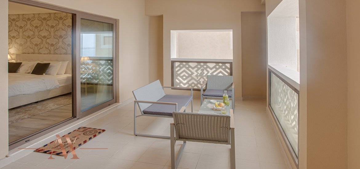 Купить виллу в Palm Jumeirah, Dubai, ОАЭ 4 спальни, 621м2 № 298 - фото 1