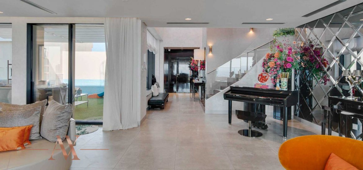 Penthouse in Jumeirah Beach Residence, Dubai, UAE, 4 bedrooms, 572 sq.m. No. 439 - 1