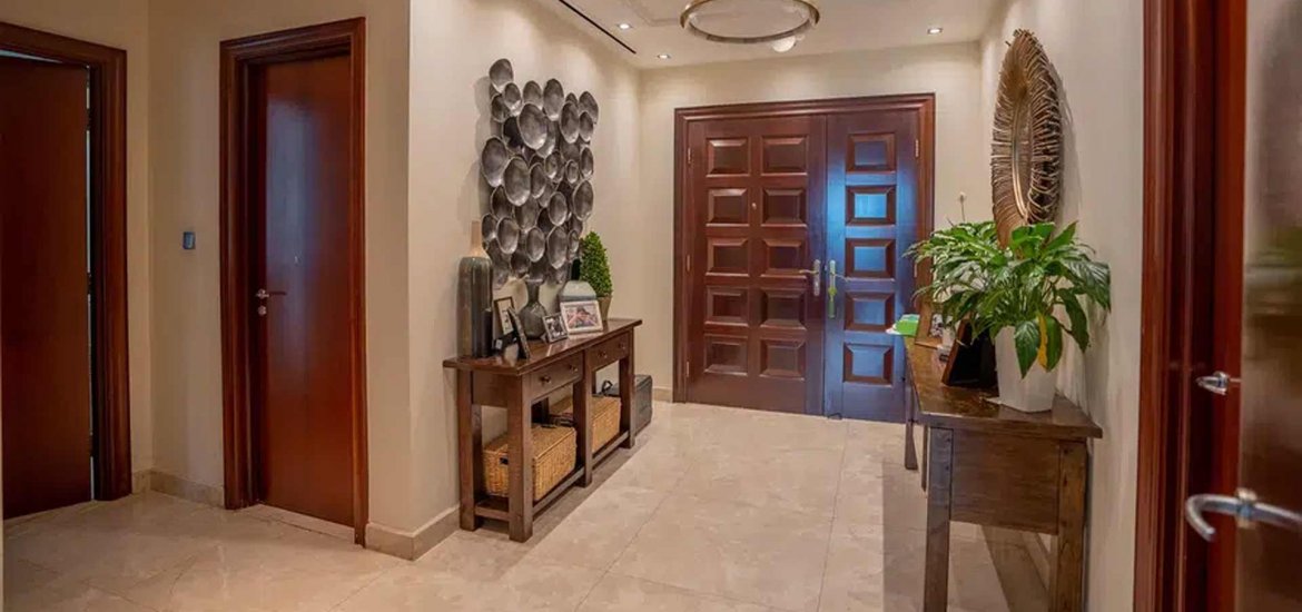 Apartment in Dubai Marina, Dubai, UAE, 4 bedrooms, 307 sq.m. No. 873 - 1