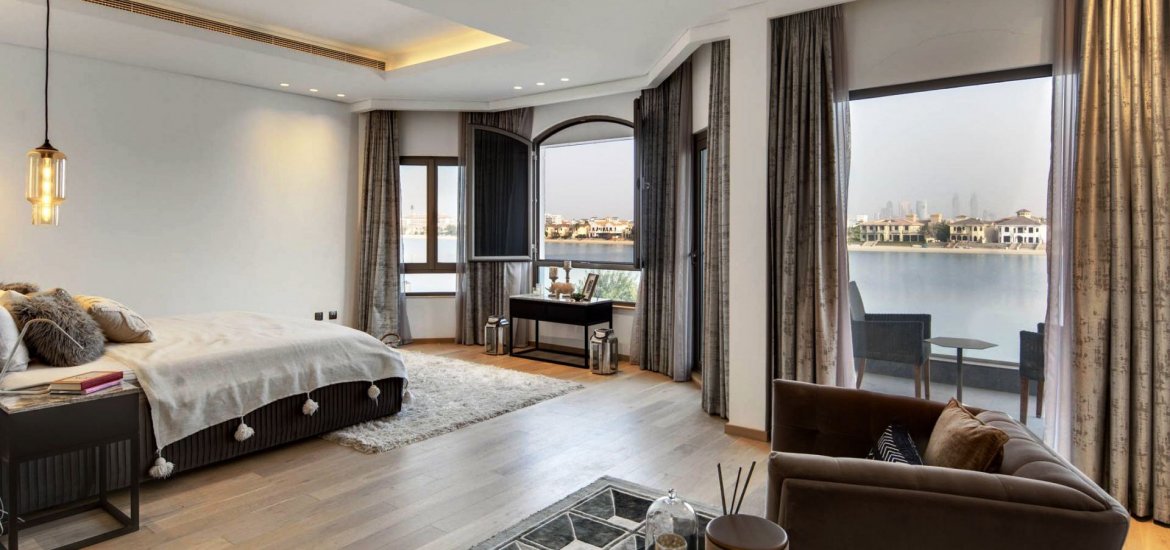 Villa for sale in Palm Jumeirah, Dubai, UAE 4 bedrooms, 604 sq.m. No. 962 - photo 1